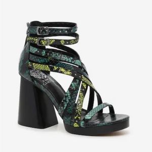 EUC Vince Camuto Nanthie Python sz 9